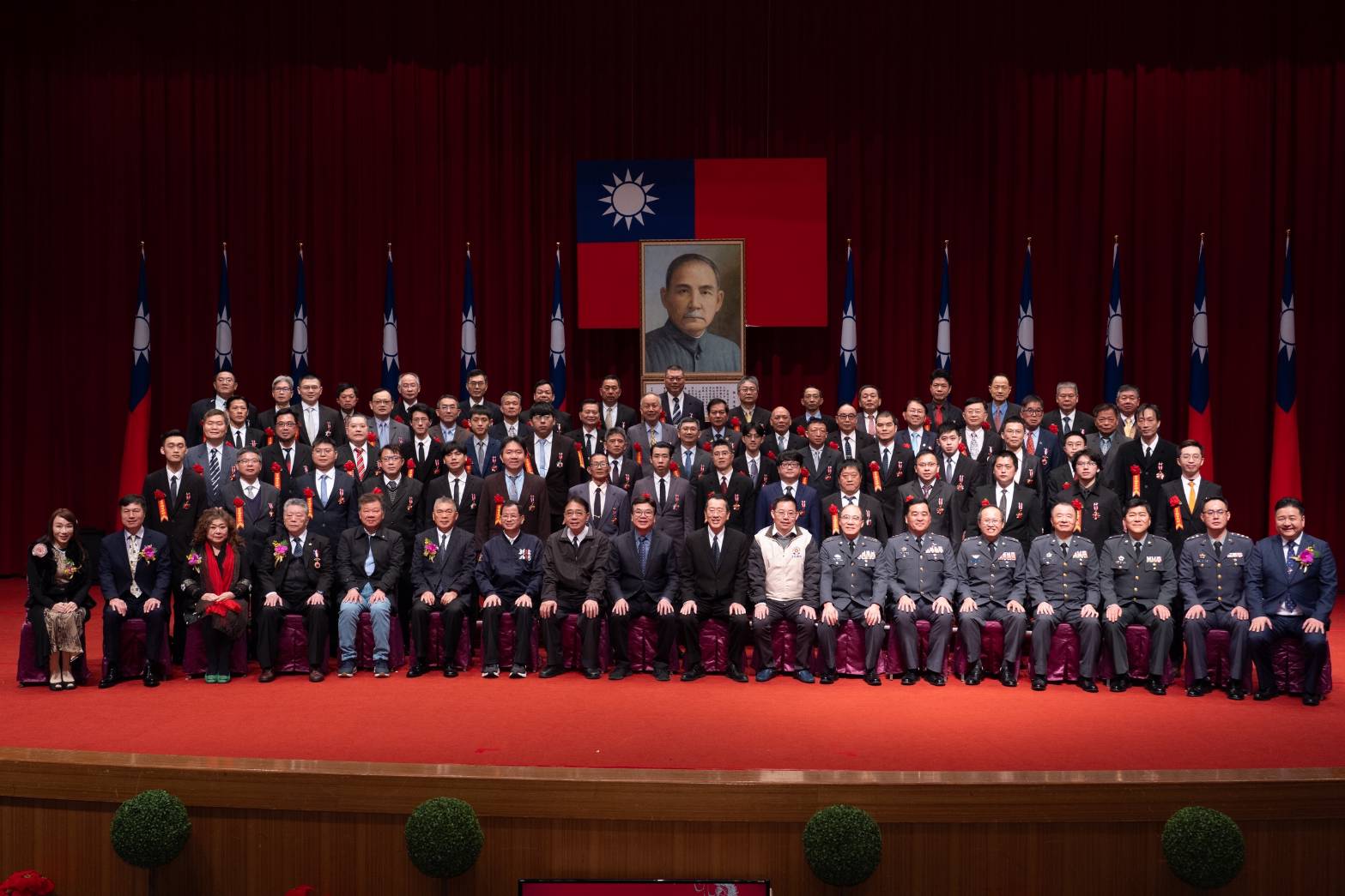 國防部長顧立主持新北市「115年後備軍人晉任暨幹部表揚典禮」