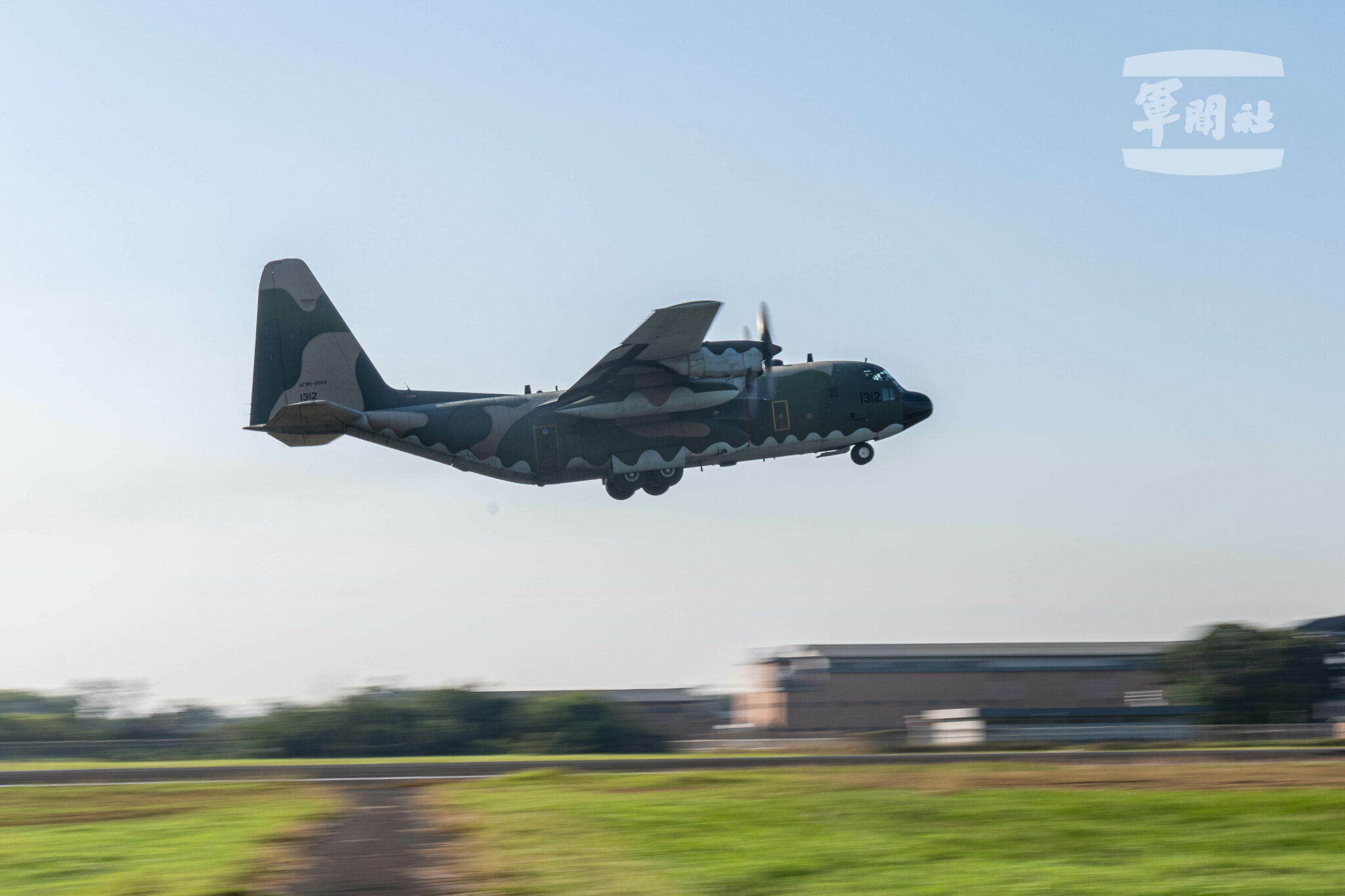 空軍第六聯隊第10大隊派遣C-130H運輸機支援春節疏運