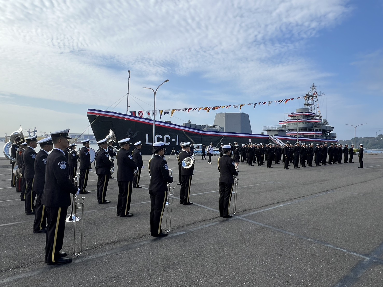 海軍LCC-1「高雄艦」正式除役