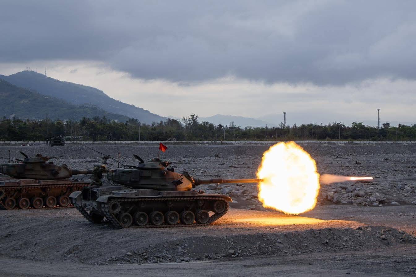 陸軍於太麻里靶場實施「正義操演」實彈射擊