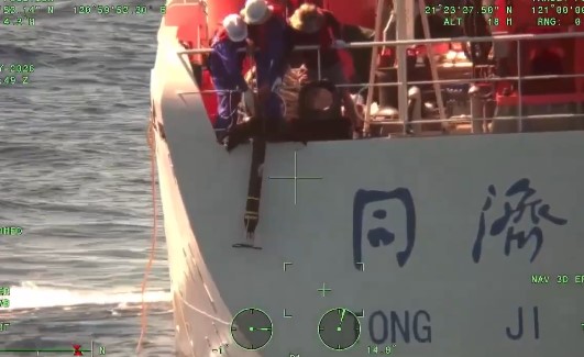 中共科研船繞侵台海 海巡署抵近驅離