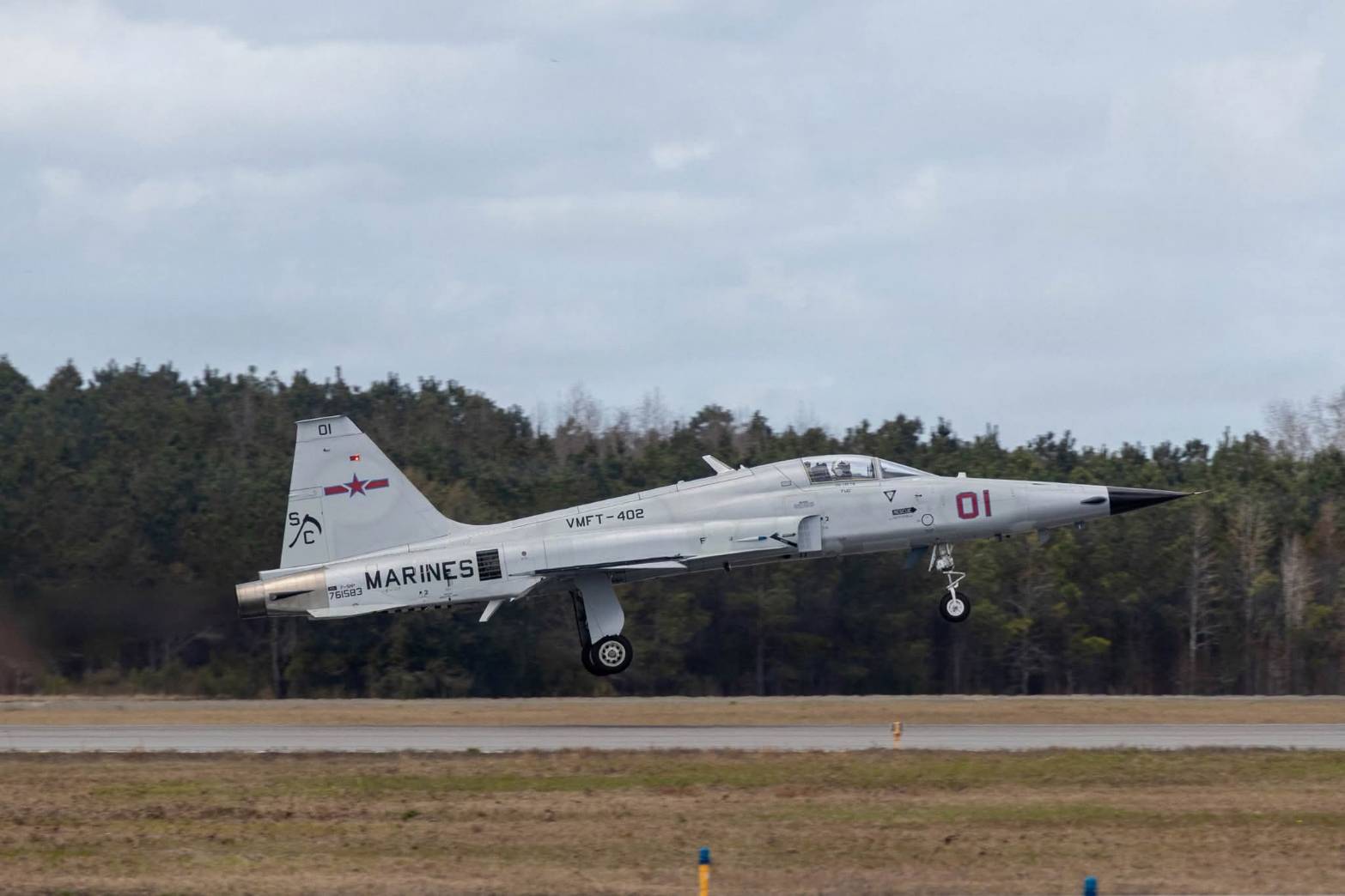 美國海軍陸戰隊接收F-5N+戰機