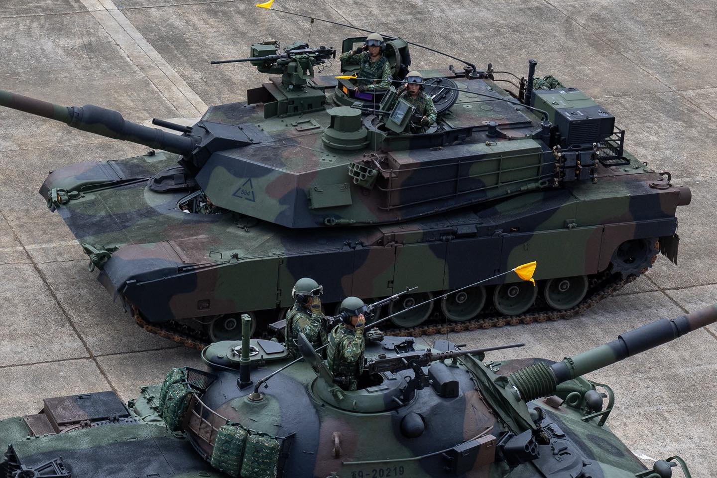 M1戰車採購案爆發重大瑕疵 連執政黨立委都不滿軍方偷增預算 