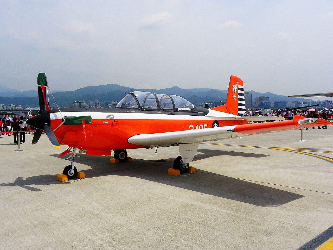 空軍初教機墜於岡山 兩飛官殉職