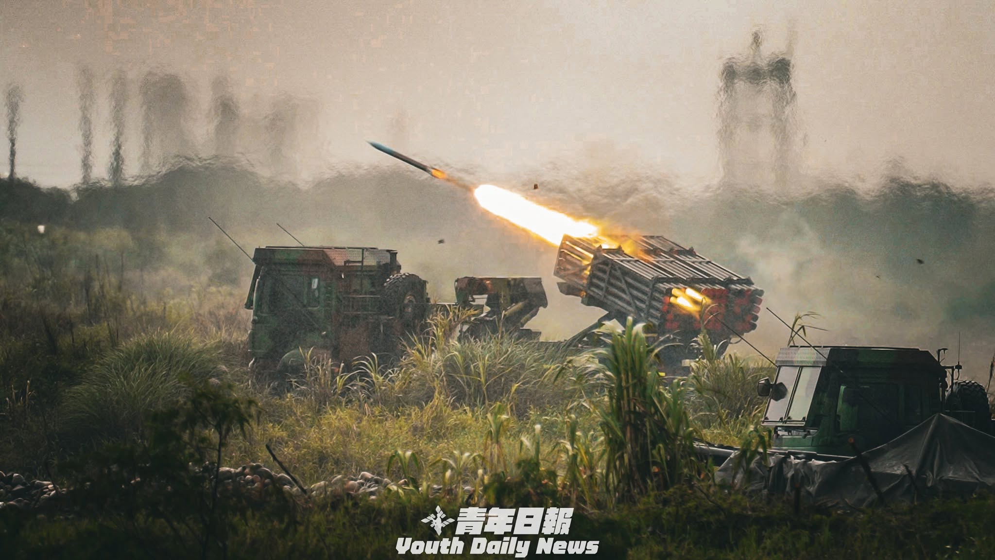 雷霆2000多管火箭咆哮齊發 陸軍展現禦敵實力 