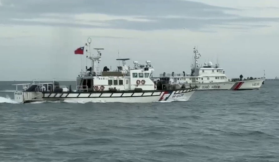 海巡新無人機入列並強硬表態 若中共海警登檢我船 我海巡艦將阻隔 必要時登檢